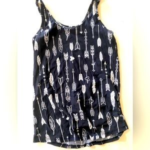 Brand: No Boundaries tank-top. Size: XL/XG (15-17) Color: Black and White.